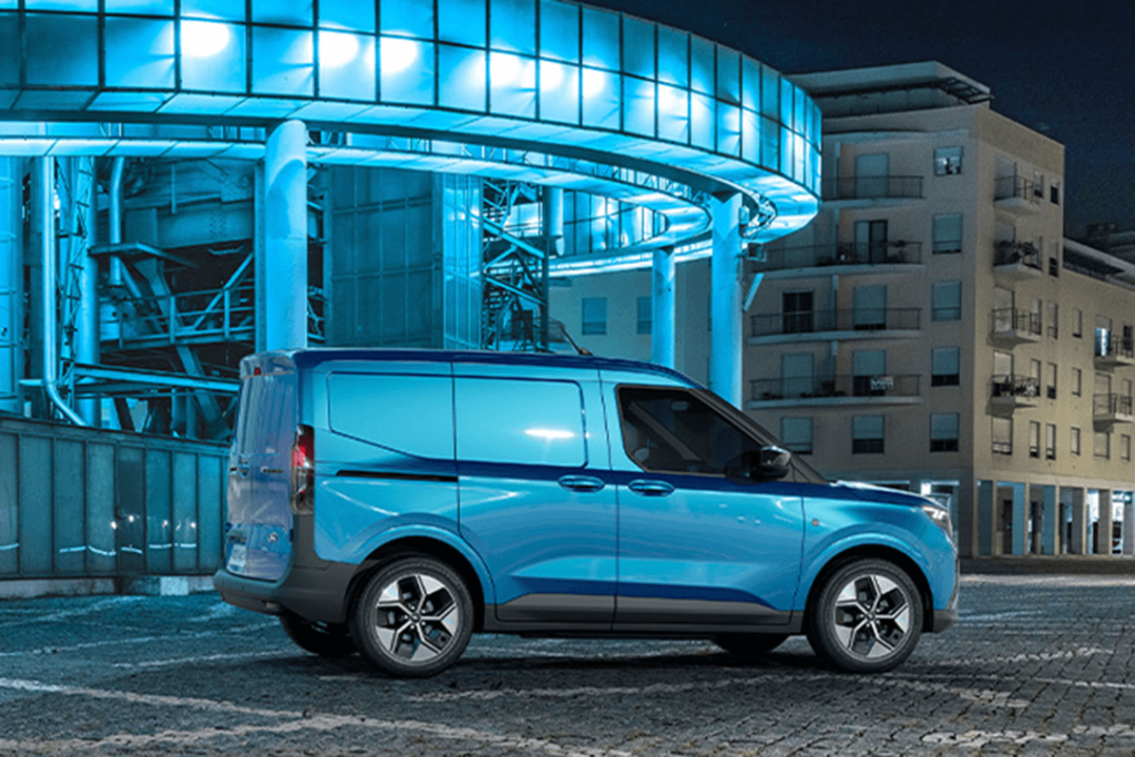 Ford-Transit-Courier-Trend-Sidan