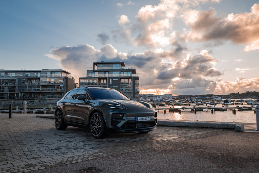 Porsche-Macan-Electric-vid-hamn